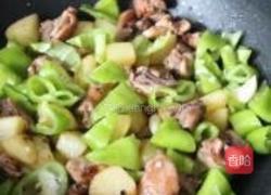 土豆烧鸡的做法图解7