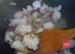 鱿鱼炒芹菜的做法图解3