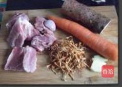 虫草花淮山排骨汤的做法图解1