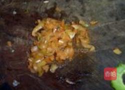 榨菜炒苦瓜的做法图解3