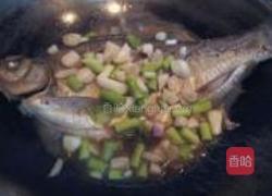 红烧鳊鱼的做法图解6