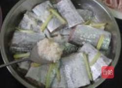 咸肉酒酿蒸带鱼的做法图解2