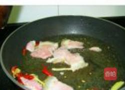 包菜小炒腊肉片的做法图解6