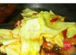 包菜小炒腊肉片的做法图解9