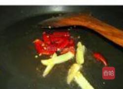 包菜小炒腊肉片的做法图解5