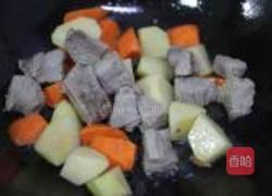 土豆烧牛肉的做法图解4
