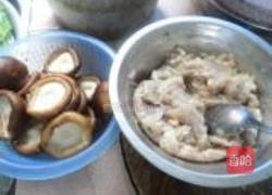 冬菇酿鱼肉的做法图解2