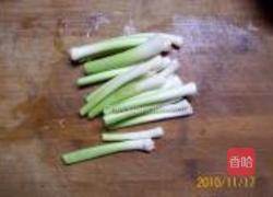大蒜苗清炒鸡杂的做法图解3
