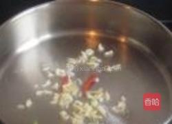咸肉片炒白菜帮子的做法图解4