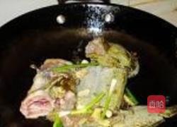 红烧鲶鱼的做法图解2