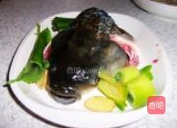鱼头豆腐汤的做法图解2