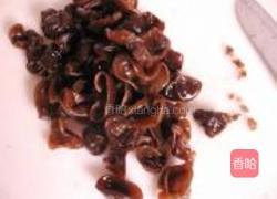 虾仁拌木耳的做法图解4