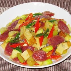 豆腐干炒香腸的做法[圖]