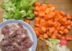 炒多彩丁的做法图解5