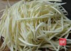 茭白肉丝炒毛豆的做法图解2