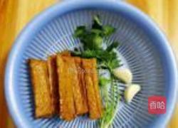 凉拌五香干的做法图解1