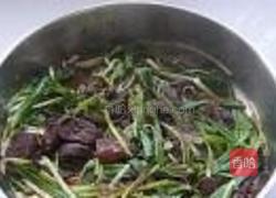 青蒜炒鸭血的做法图解10