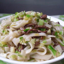 包菜牛肉丝炒粿条的做法[图]