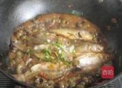 鲫鱼烧田螺的做法图解7
