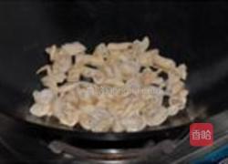 酸菜胡椒炒肥肠的做法图解7