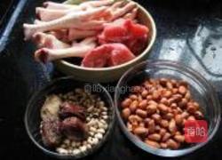花生眉豆鸡脚汤的做法图解1