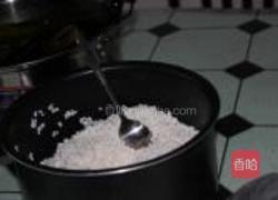 蜜枣糯米粽的做法图解1