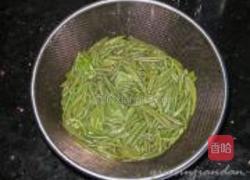 鱼骨莼菜粥的做法图解4