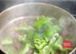 香肠炒青椒的做法图解4