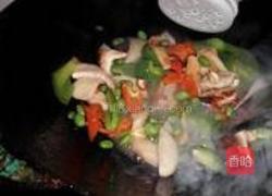 辣椒毛豆炒双菇的做法图解6