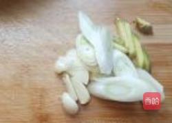 油焖基围虾的做法图解2
