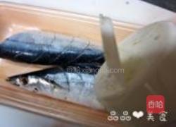 盐烧秋刀鱼的做法图解6