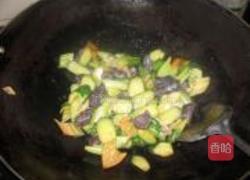 蚝油杂蔬炒海参的做法图解7