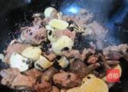 沙锅茨菇焖鹅的做法图解7
