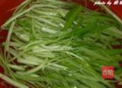 普宁豆酱炒空心菜的做法图解1