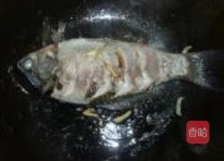 茼蒿鲫鱼豆腐汤的做法图解6