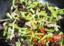 芹菜木耳炒肉丝的做法图解7