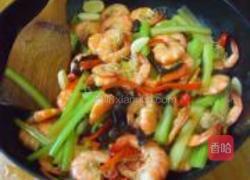 芹菜爆虾尾的做法图解6