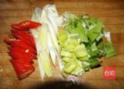 辣辣牛蛙的做法图解2