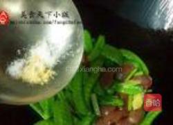 腊肠炒荷兰豆的做法图解7
