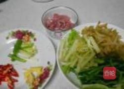 榨菜炒三丝的做法图解1