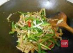 榨菜炒三丝的做法图解6