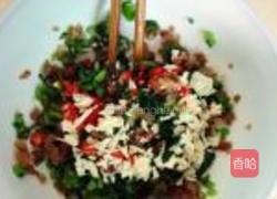 腊肠拌茼蒿的做法图解7