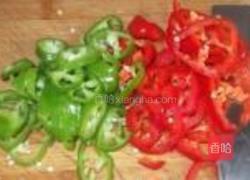 辣椒炒肥肠的做法图解2