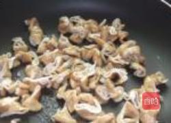 辣椒炒肥肠的做法图解3