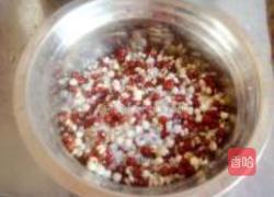 薏米红豆粥的做法图解3