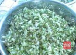 槐花肉丸汤的做法图解1