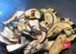 紫苏蒜头豆豉炒茄子的做法图解7
