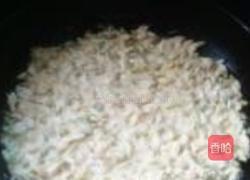 槐花鸡蛋饼的做法图解8