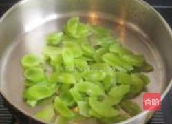 白果炒莴苣的做法图解3
