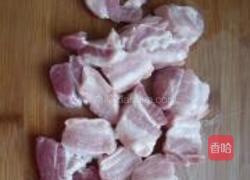 红烧肉炖蘑菇的做法图解1